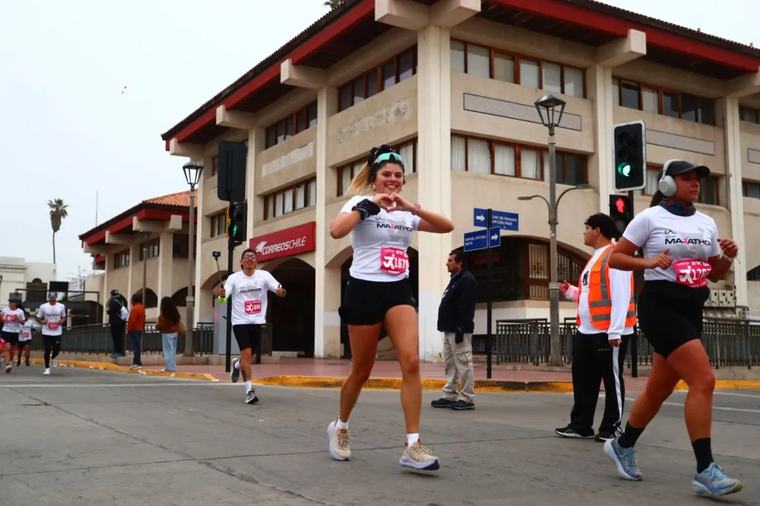 42K, 21K, 10K y 5K: La Serena vivió una inédita fiesta deportiva con el Faro Monumental como meta