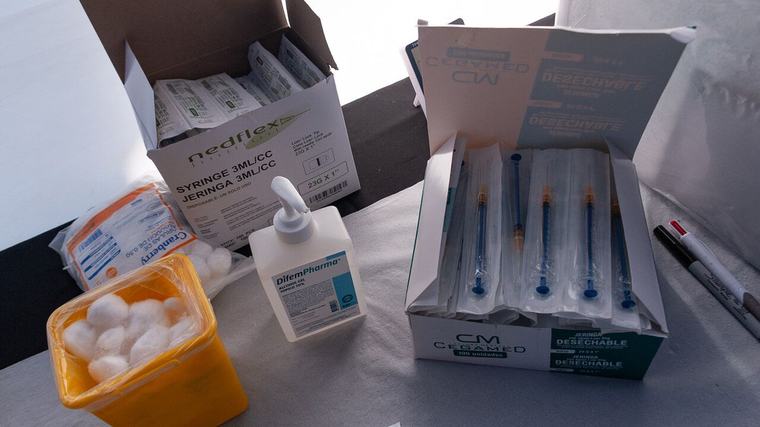 Contraloría pone sus ojos en campaña de Influenza del Minsal: vacunas a fallecidos y $3.640 millones perdidos