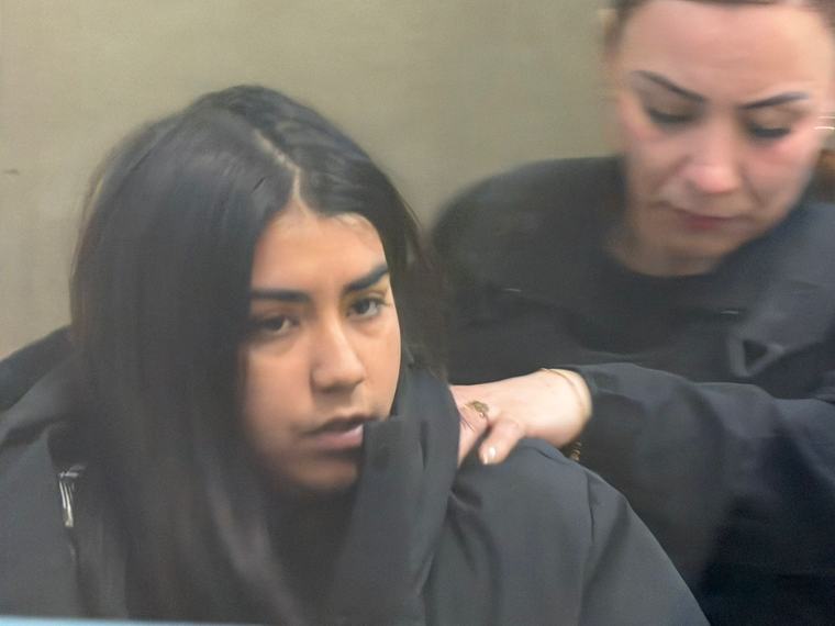 🚔 CRIMEN 04-sept · 14:43 Capturan a mujer con 555 ovoides de cocaína en el aeropuerto de Punta Arenas