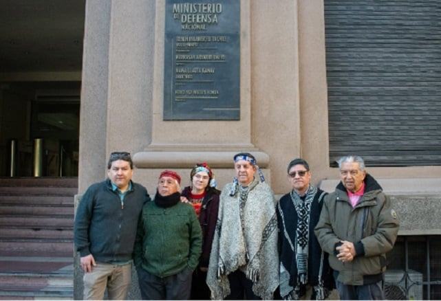 «Racista e incompetente»: Organizaciones Mapuche exigenla salida del ministro de Defensa, Fernando Barros
