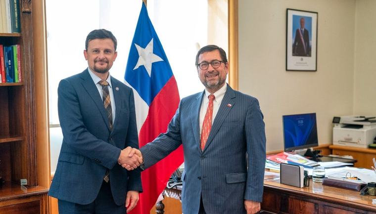 Canciller Pérez Mackenna se reúne con los presidentes de las comisiones de Relaciones Exteriores del Senado y de la Cámara Lunes 7 de septiembre de 2026