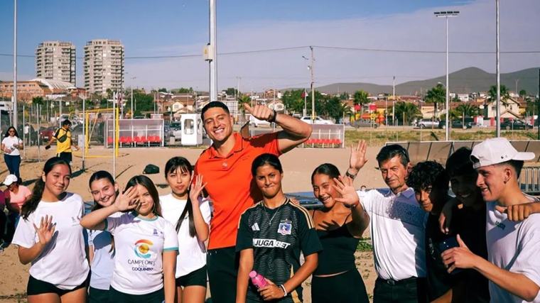 Sammis Reyes sorprende con el Arena La Herradura y motiva a jóvenes deportistas de Coquimbo