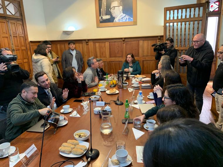 Oposición afina detalles para conmemoración del 11-S y presiona al gobierno de Kast a condenar violaciones a los DD.HH.