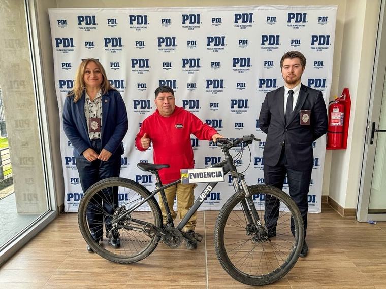 PDI recupera en tiempo récord bicicleta robada al conocido joven valdiviano Carlitos Run