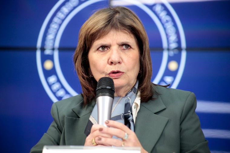 Bullrich atribuye a una “confusión de nombres” sus dichos sobre el estrecho de Magallanes y ofrece disculpas