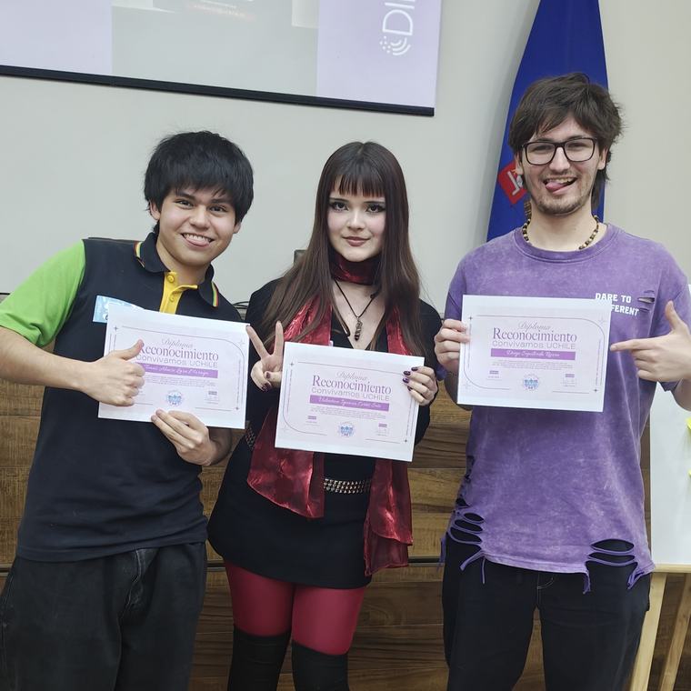 U. de Chile premia a estudiantes en concurso #ConvivamosUCHILE