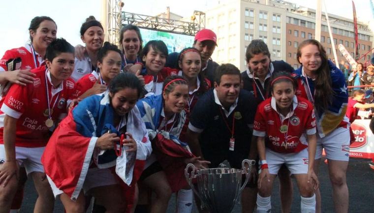 Oficial: La Roja Femenina va al Mundial de Fútbol Calle 2027 La escuadra nacional llega a esta cita internacional consolidada como una verdadera potencia mundial.