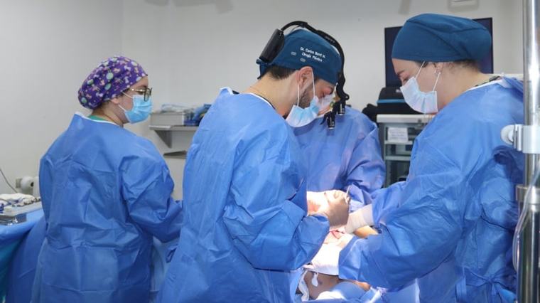 Realizan la primera cirugía de reconstrucción mamaria en el Hospital de Coronel