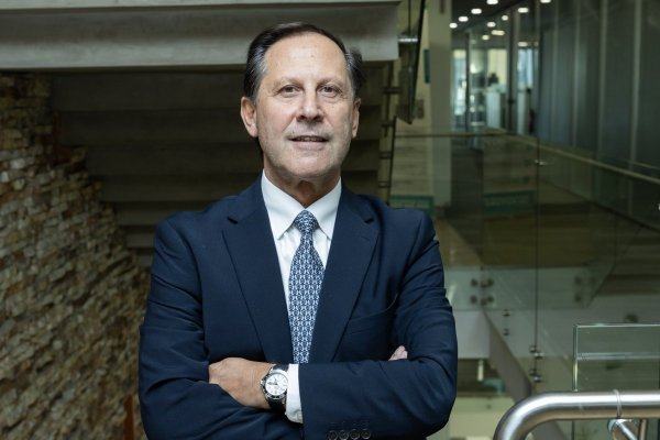 Antofagasta abre puerta a evaluar activos de Codelco