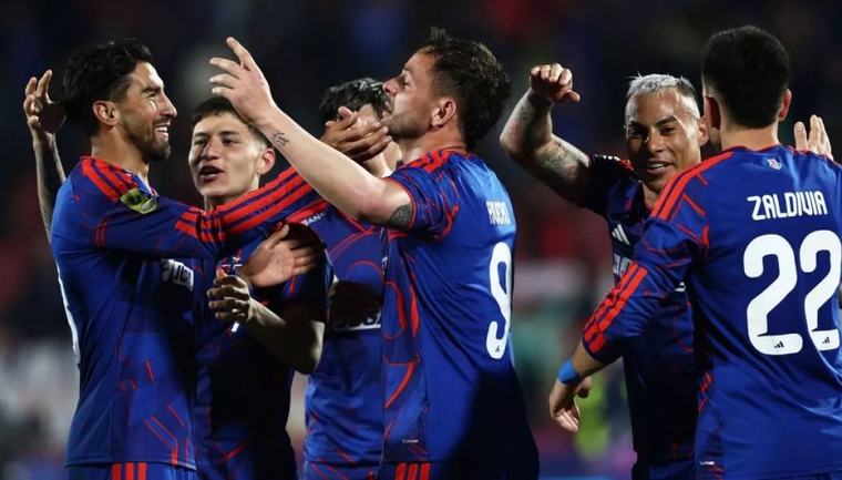 "Muy agradecido de que confíen": Universidad de Chile asegura a un "favorito" de Fernando Gago Los azules confirmaron la permanencia de Lucas Barrera, quien desde la llegada de "Pintita" se transformó en titular.