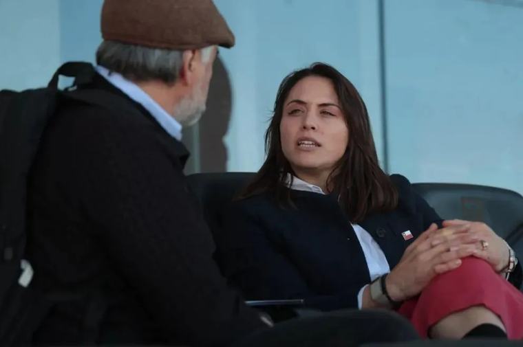 Natalia Duco vuelve a La Moneda tras polémica por uso de vehículo fiscal