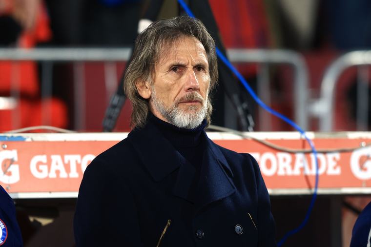 Gareca no olvida a Chile y lanzó dura crítica hacia La Roja: “Añoran a la Generación Dorada y no hay recambio”